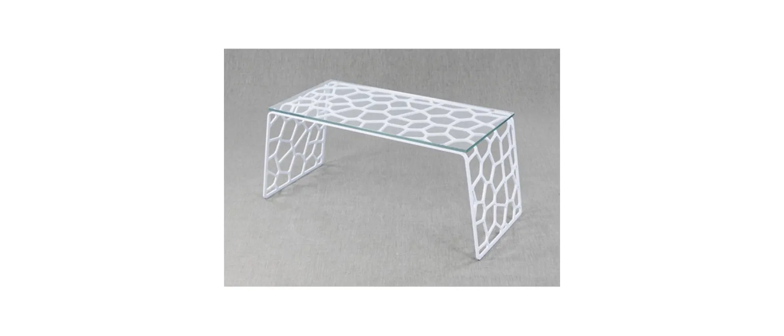 Tavolino Net con linee geometriche di Pintdecor
