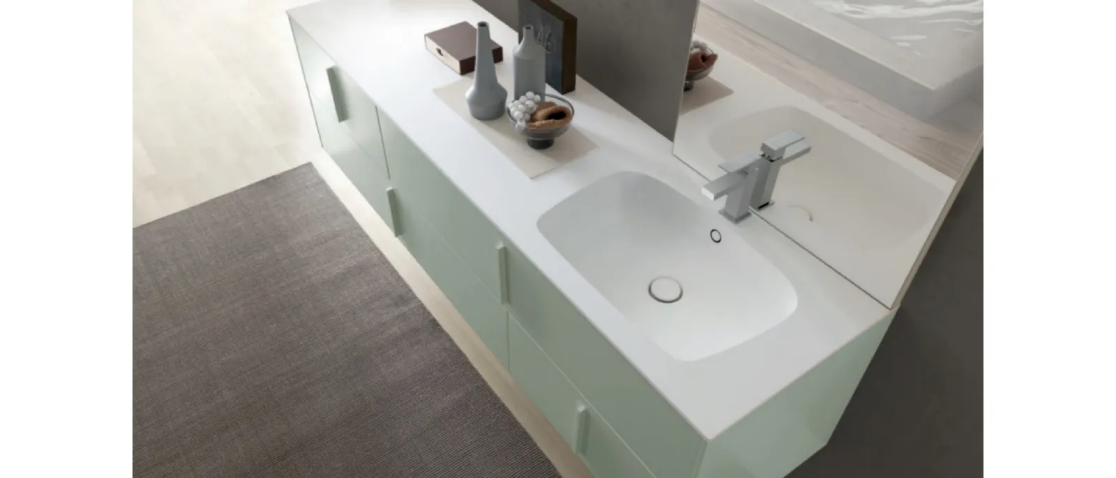 Mobile da bagno sospeso M System C014 in laccato opaco Verde Polvere e top con vasca integrata di Baxar