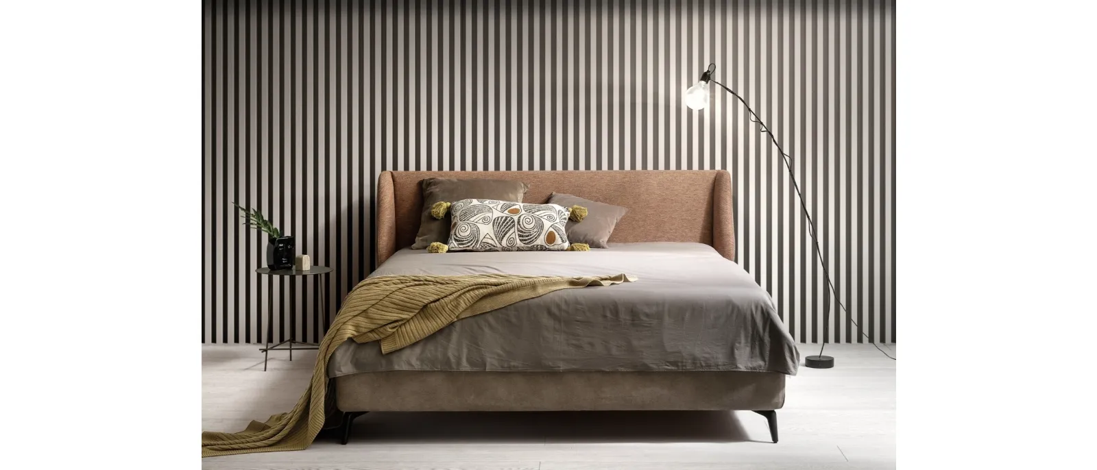 Letto matrimoniale con testiera Hug di Bside