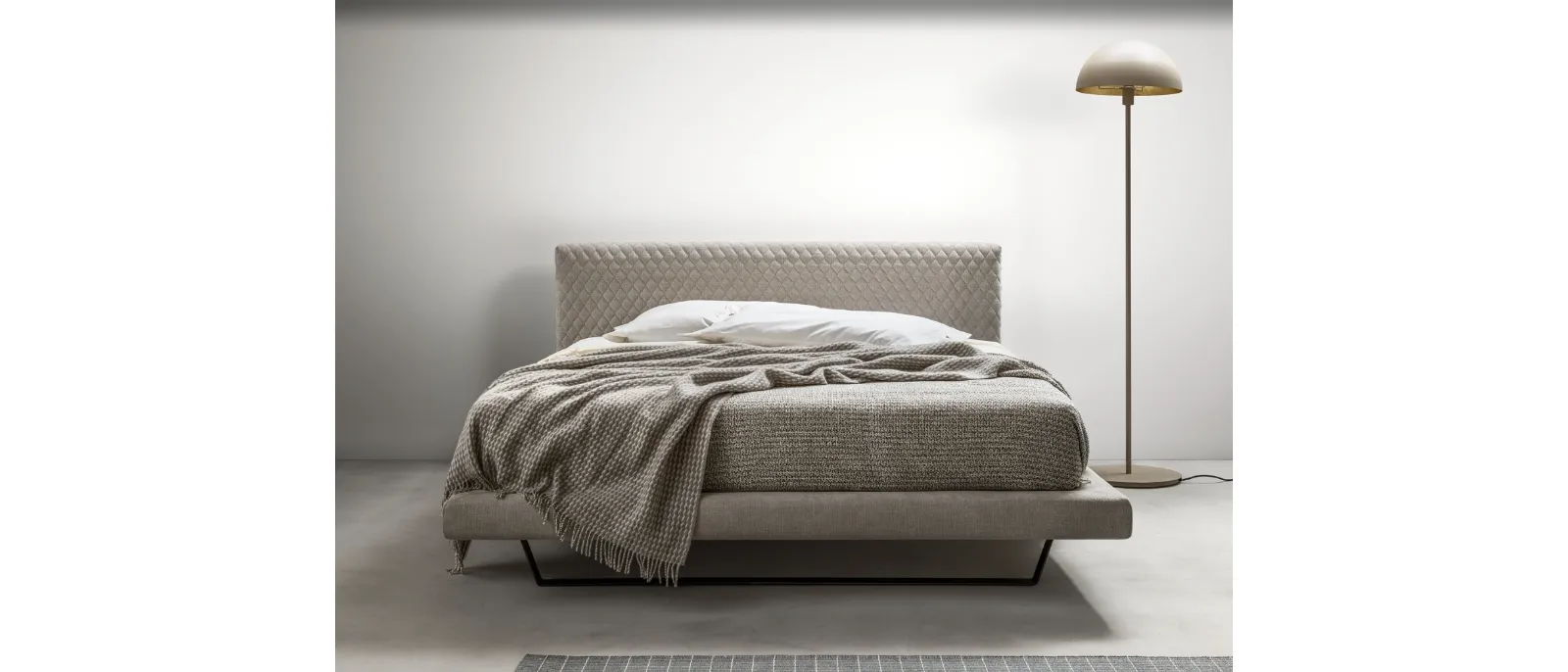 Letto matrimoniale con testiera Tiny di Bside