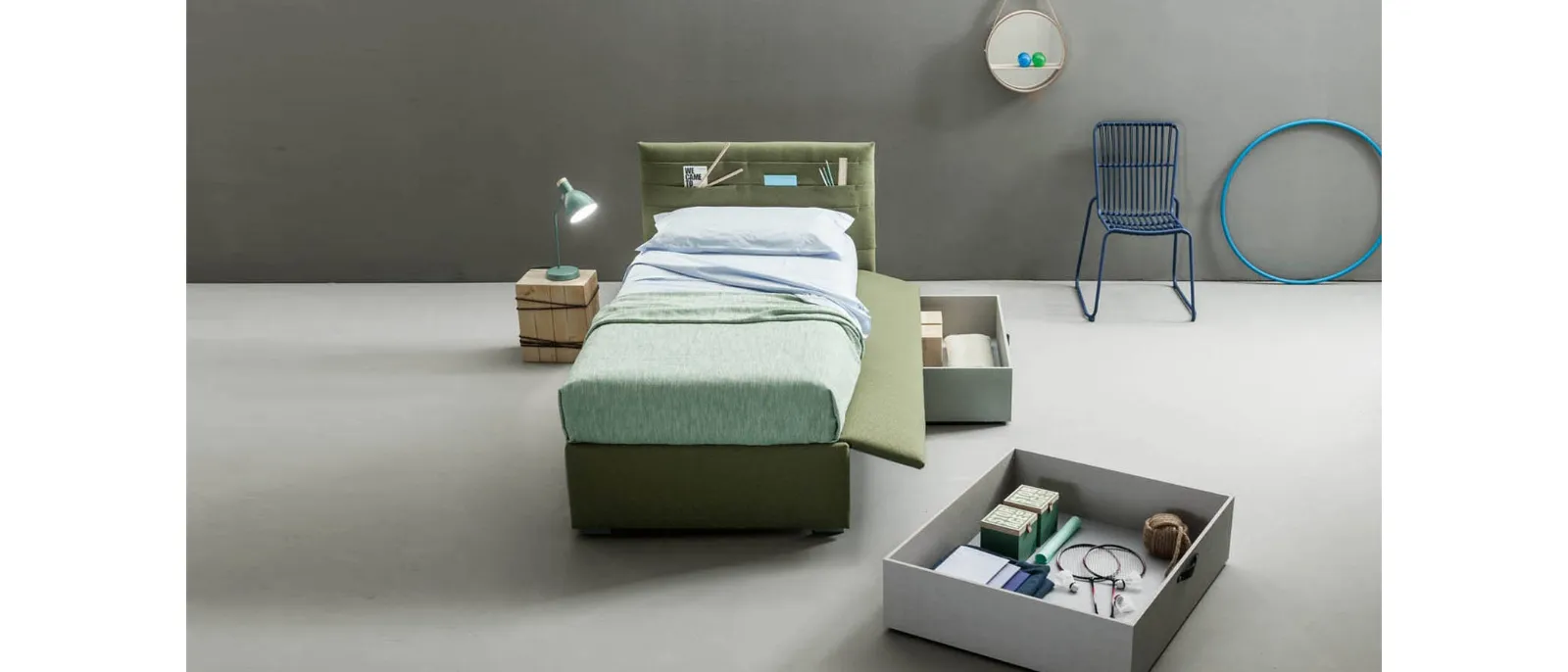 Letto matrimoniale imbottito con tasche nella testiera Pocket di Bside