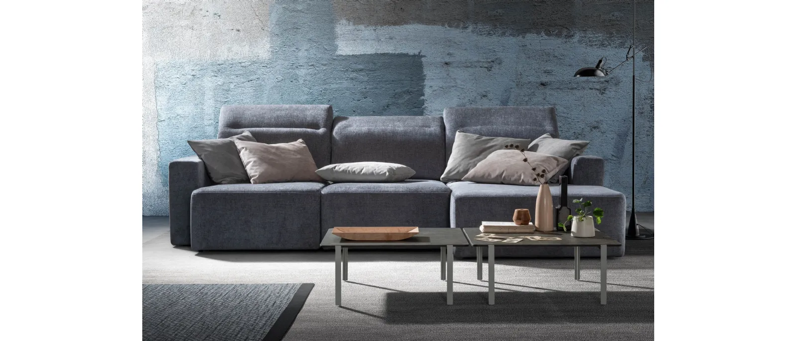 Divano lineare in tessuto con sedute estraibili Glide di Samoa