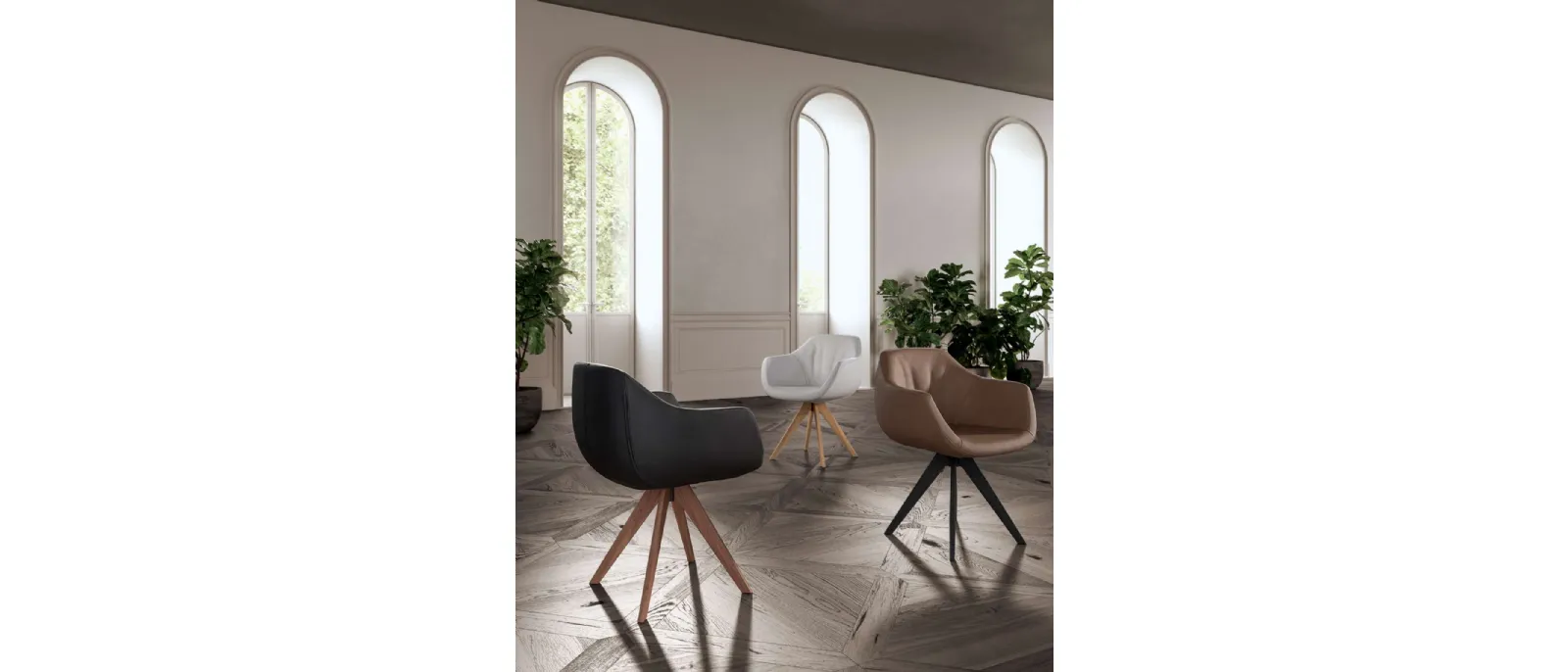 Sedia moderna con braccioli rivestita in pelle con base in legno Delia di Ozzio