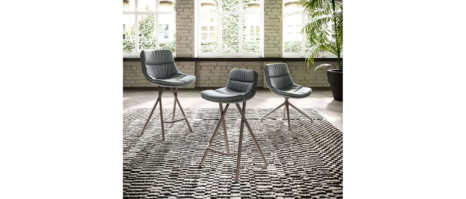 Sgabello imbottito Milo di Ozzio