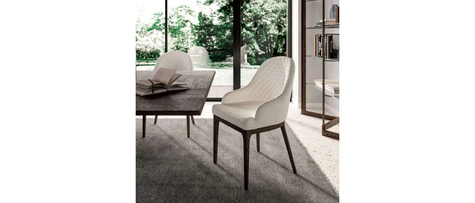 Sedia con braccioli Thelma di Ozzio